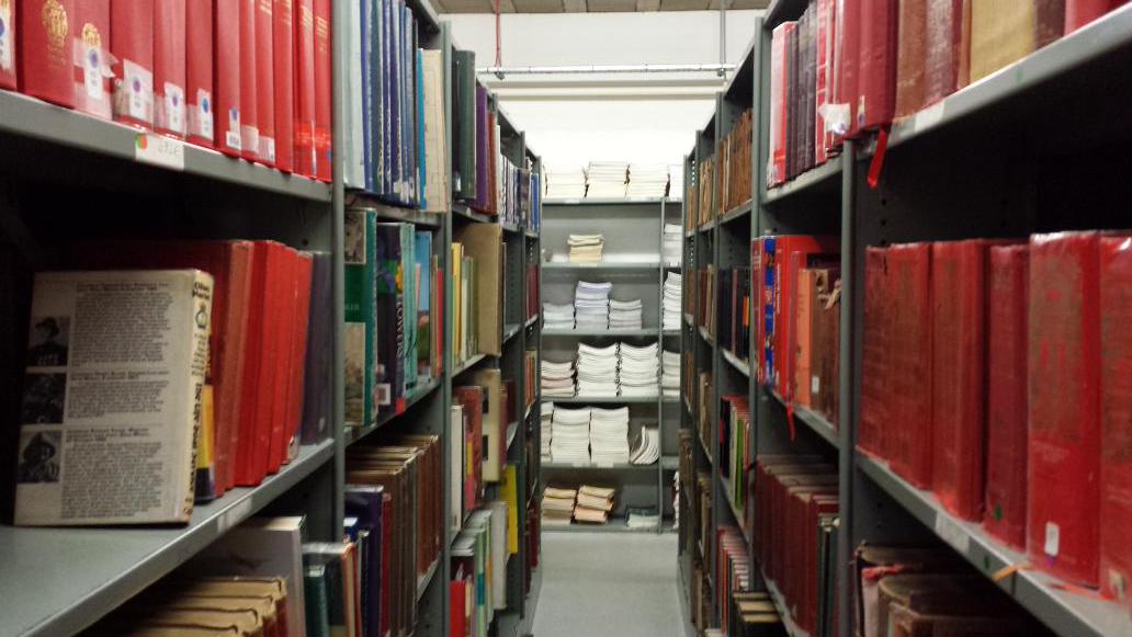 EtholleGeorge's tweet photo. On the left: old #Libraries. On the right: more modern facilities. We're #LovingOurLibrary @BBCSuffolk tom from 6am http://t.co/pNDNVsstGu