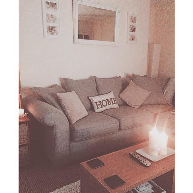RhiannonNewman's tweet photo. Love our home. @AaronRBowen  👫🏠💕 http://t.co/Nb0WH6i0D5
