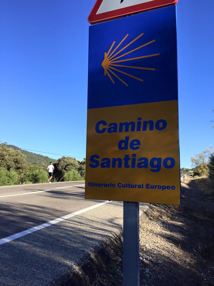 ccc2015's tweet photo. Ya estamos en Calzadilla de los Barros. @aeccBadajoz @AECCSevilla @aecc_es #caminocontraelcáncer #caminodesantiago http://t.co/CJBZ5RzD4C