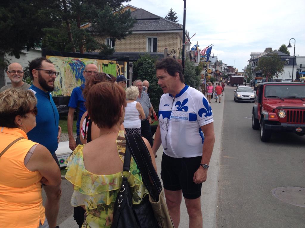 EquipePKP's tweet photo. Pause #vélo de @PKP_Qc rue St-Jean- Baptiste à Baie-Saint-Paul @partiquebecois #polqc #PKP http://t.co/M3QmoGd3b0