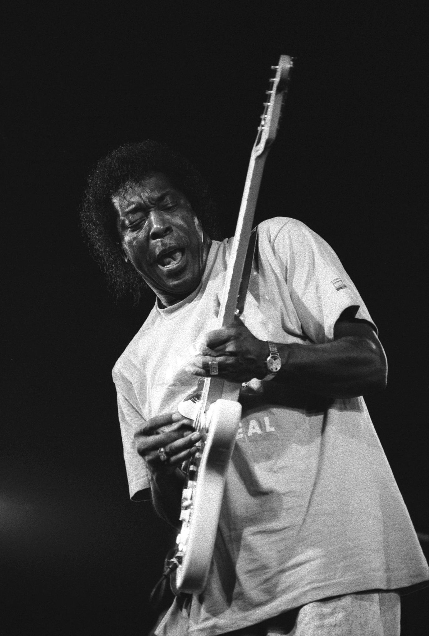  A big Happy Birthday to blues legend that is Buddy Guy! 