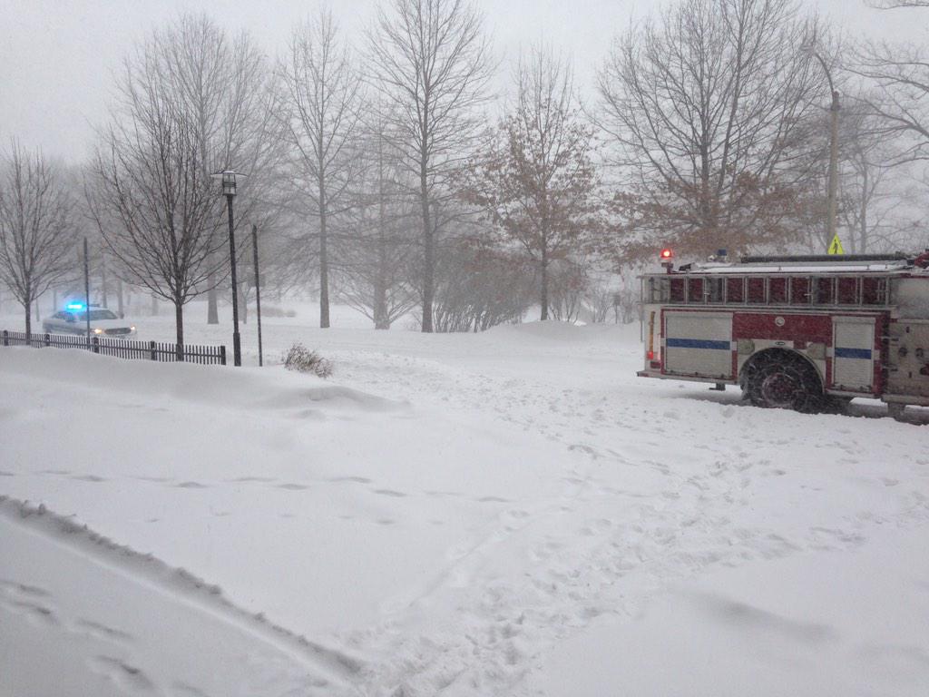BrooklineFD's tweet photo. #RememberWhen @TownofBrookline had snow falling 7 months ago. #TBT #MAwx @FOX25Weather https://t.co/nM2Rr2maZS http://t.co/pglH0CDPPg