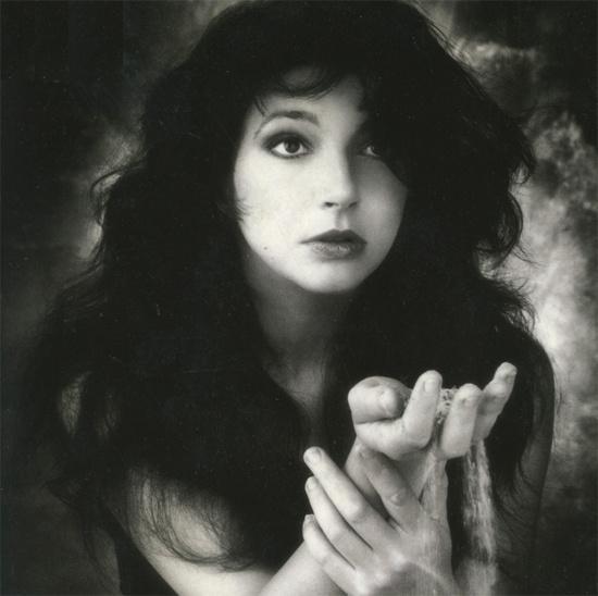 It\s Kate Bush\s birthday today.
Happy b-day to the Queen of my musical heart   