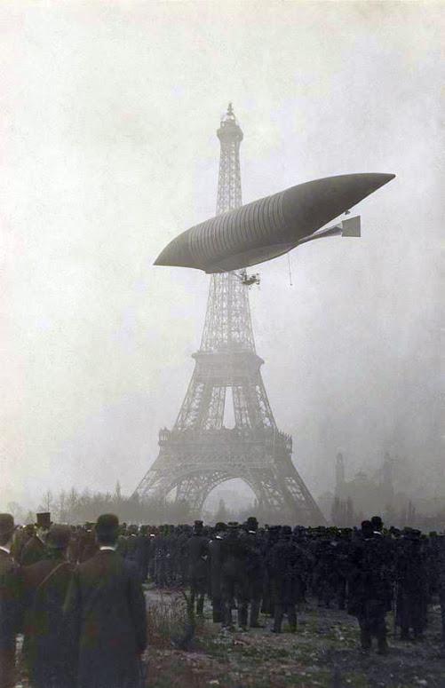 Fascinating Historical Picture of Eiffel Tower in 1908 