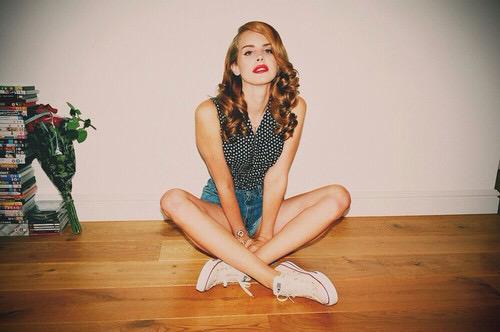 Lafnafkk's tweet photo. Red😏 http://t.co/nWTYVvbKX8