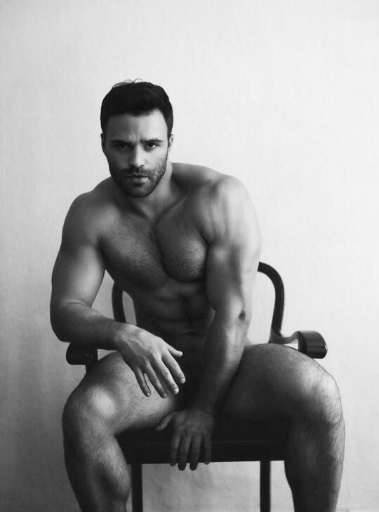 UnSusano's tweet photo. "@_cockring: #sexywolvesthursday #furryhunk #BeardsNTatts #HairyHole http://t.co/GcyKZRXywA"