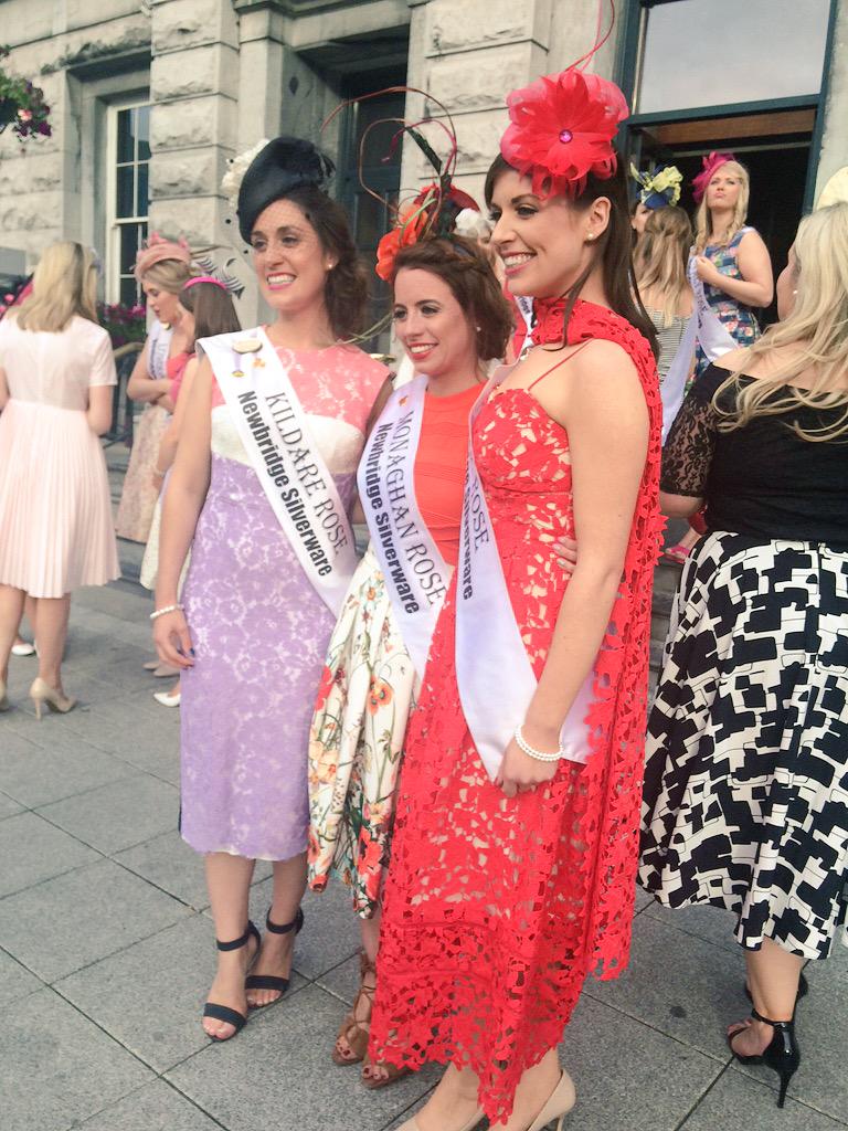 the_hardiman's tweet photo. All smiles for tonight's exciting #MostStylishLady! @RozannaPurcell @FallersOfGalway #LadiesDay #RoseofTralee http://t.co/tAZtIFgYa7