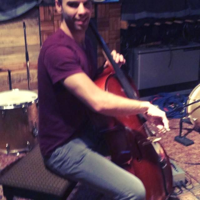 mcHelenmusic's tweet image. Look who's in the studio! Big bro himself! @scott_mccreary #cello #newmusic ift.tt/1IbkpFY