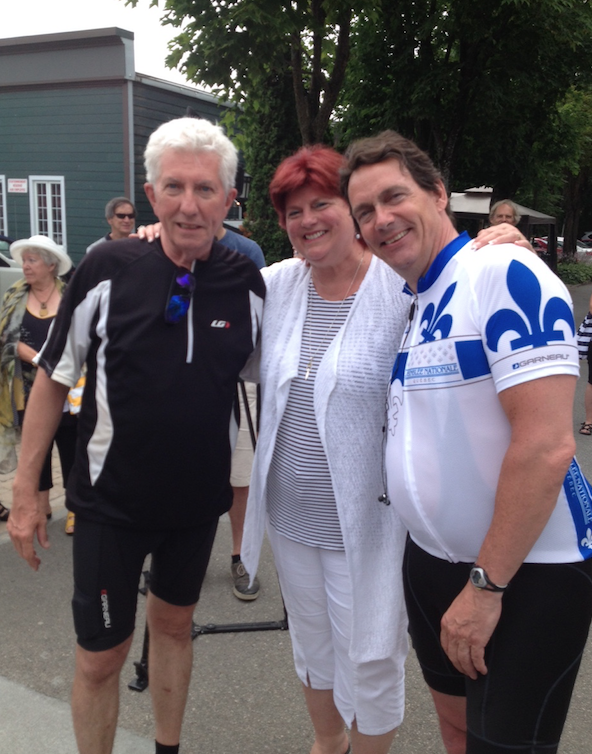 PKP_Qc's tweet photo. À Baie-Saint-Paul avec @nicolelegerPAT @GillesDuceppe #BlocQc pour rencontrer les citoyens. @partiquebecois #polqc http://t.co/UiYjej6eh1