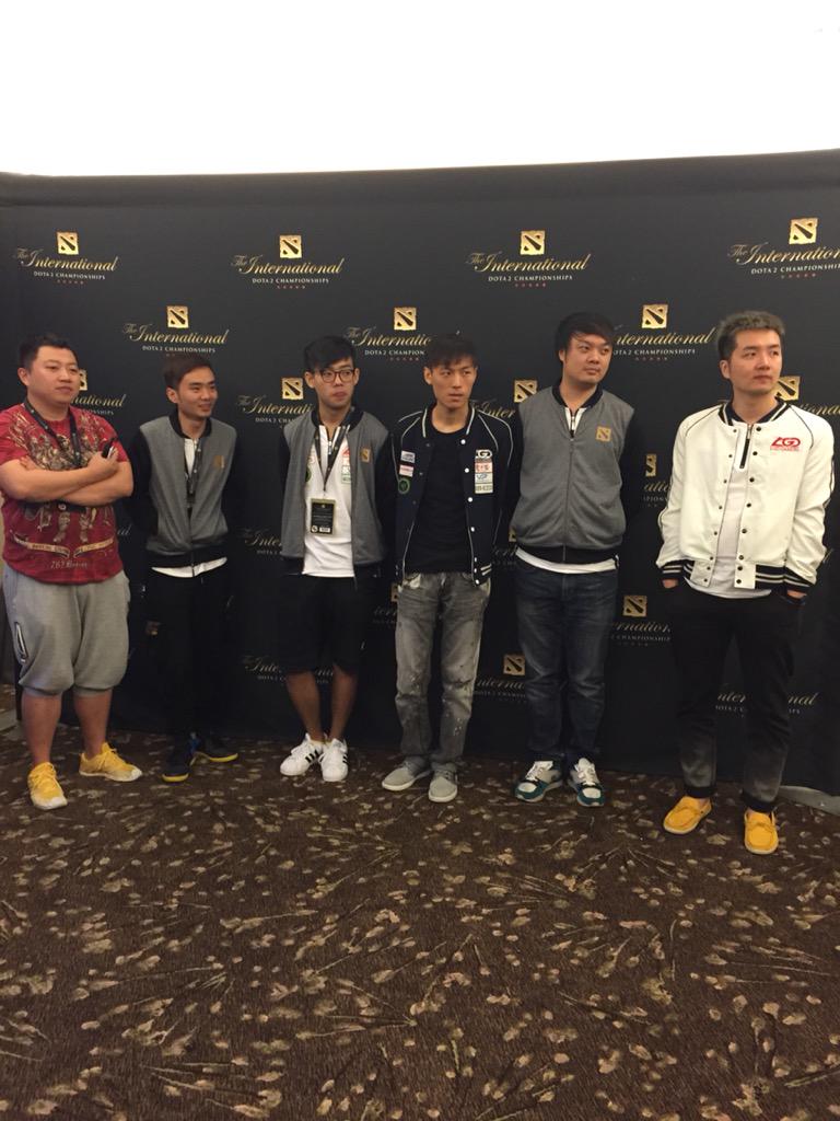 CLLueh2VAAAJ0Zg.jpg:large