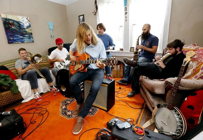 postandcourier's tweet photo. Sol-drenched jammin’: @SolDrivenTrain returns to #IsleOfPalms with #SolSlam. http://t.co/kuT1HfuiA2 #chsnews http://t.co/PSy5uFKOHq