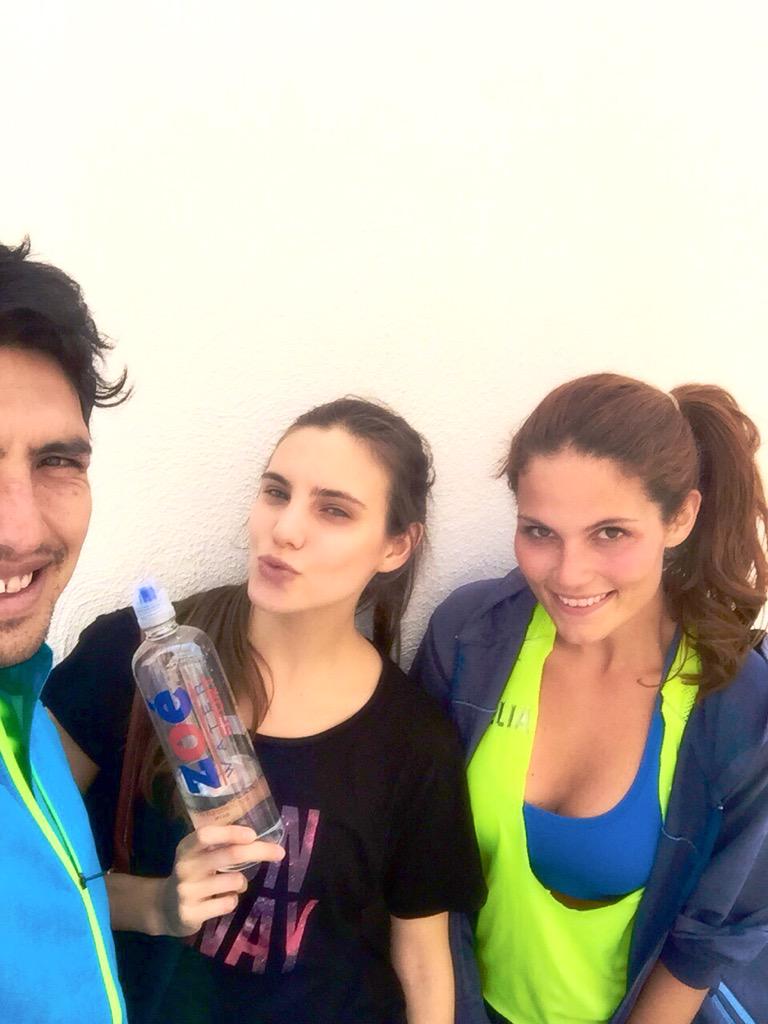macabeso's tweet photo. Así terminamos hoy en @Park54Mx ..rehidratandonos con @zoe_water http://t.co/EfUYKqwaZQ