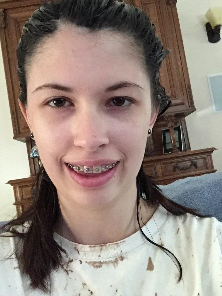 amyislamey's tweet photo. when a hot guy snapchats you for the first time in months but you look like shit #notopeningit http://t.co/0h3Ws0ZNLV