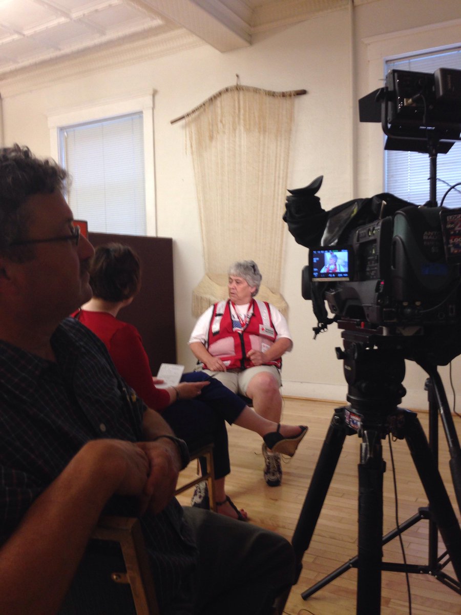 redcrossvtnhv's tweet photo. #redcross #nhvt volunteer Linda shares why she volunteers in her community. http://t.co/oKfEZ3d4rB