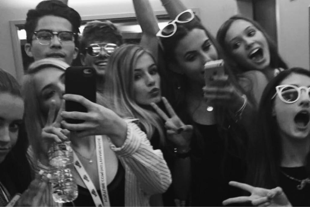 tringsby's tweet photo. Missing my crew 😕 http://t.co/tOo6NmmKzm