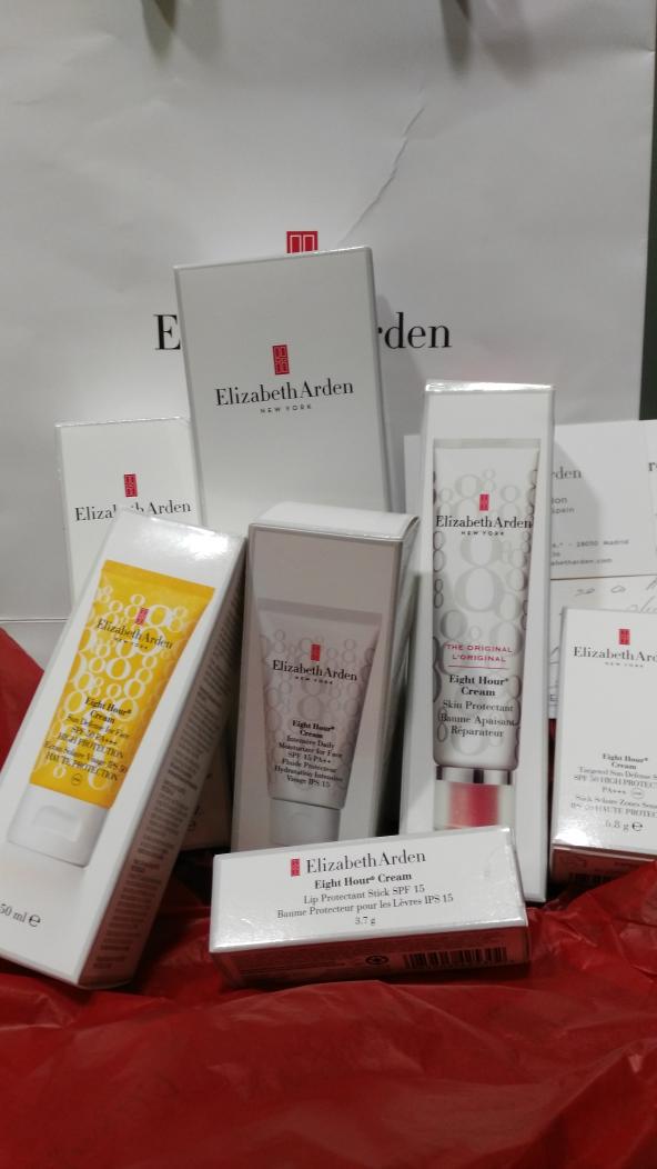 covixsuco's tweet photo. Cómo nos cuidan en @elisabetharden. Kit listo para @RetoPelayoVida. Me encanta!!! http://t.co/uCKvwwE6Mp