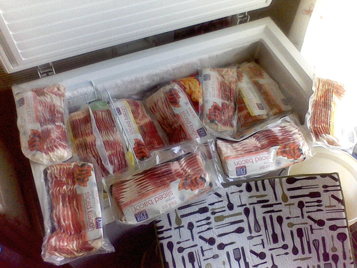AyreDrummer2015's tweet photo. @EpicMealTime I feel Like I don't have enough bacon. http://t.co/Ip4Tp4OqCH