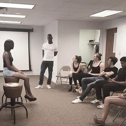 1RiRi1's tweet image. Best part of runway coaching is getting to know one another. #LModelz #RunwayCoachExtraordinaire