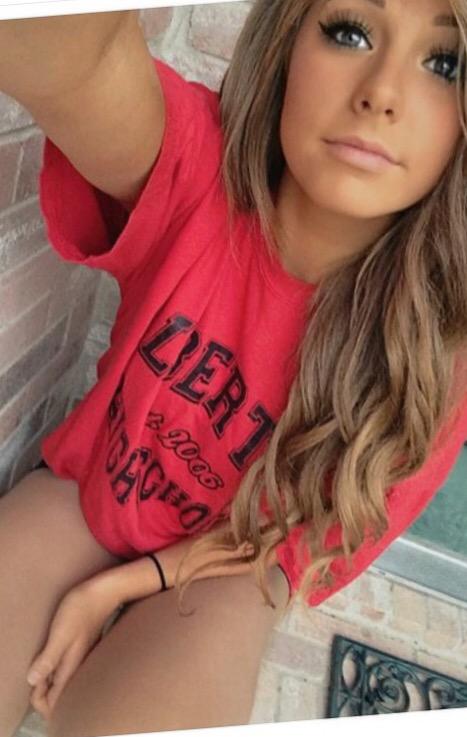 Lauren (@fauxkinglo) on Twitter photo 