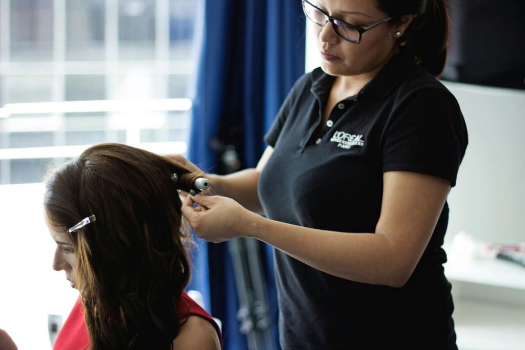 jossyebra's tweet photo. @CadenaTres_Mx @LOrealProMx @sylsaenz @jossyebra hairartist http://t.co/k14EBcuuZ9