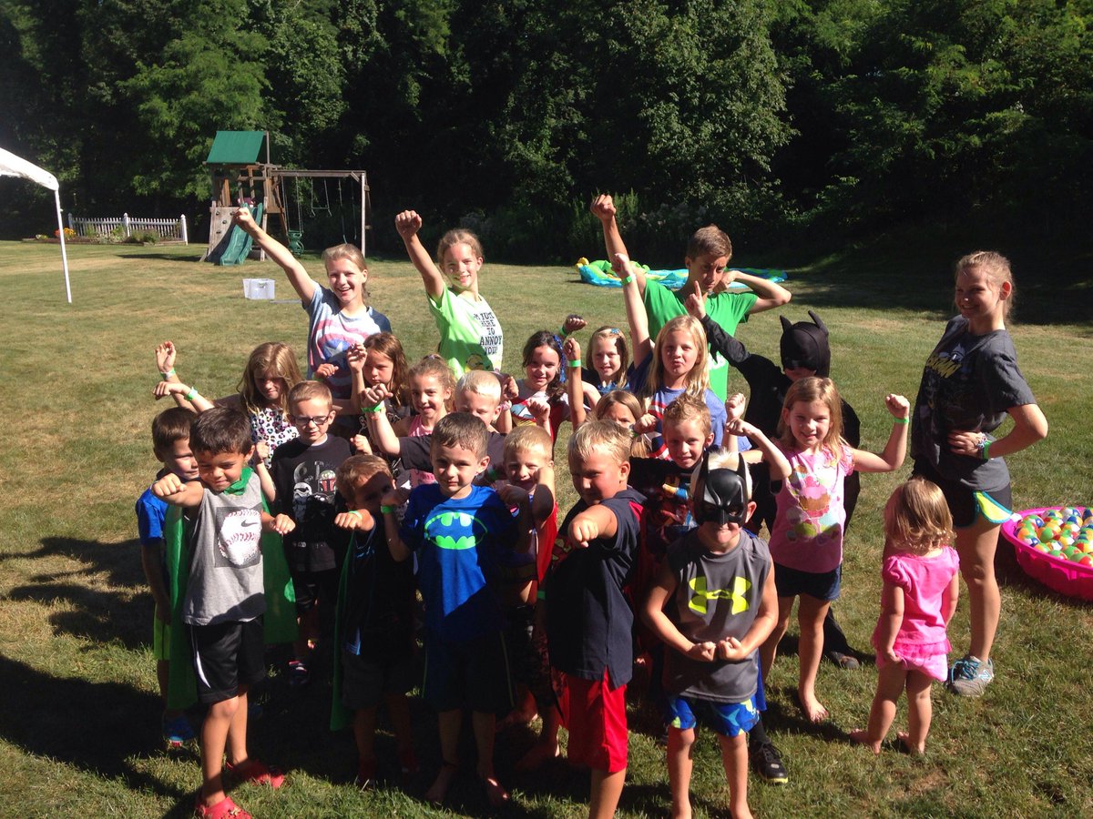 chapelsummerxp's tweet photo. Lots of awesome superheroes! #SuperheroThursday #chapelsummerxp #TeamSmilek http://t.co/f0fVzvR3HS