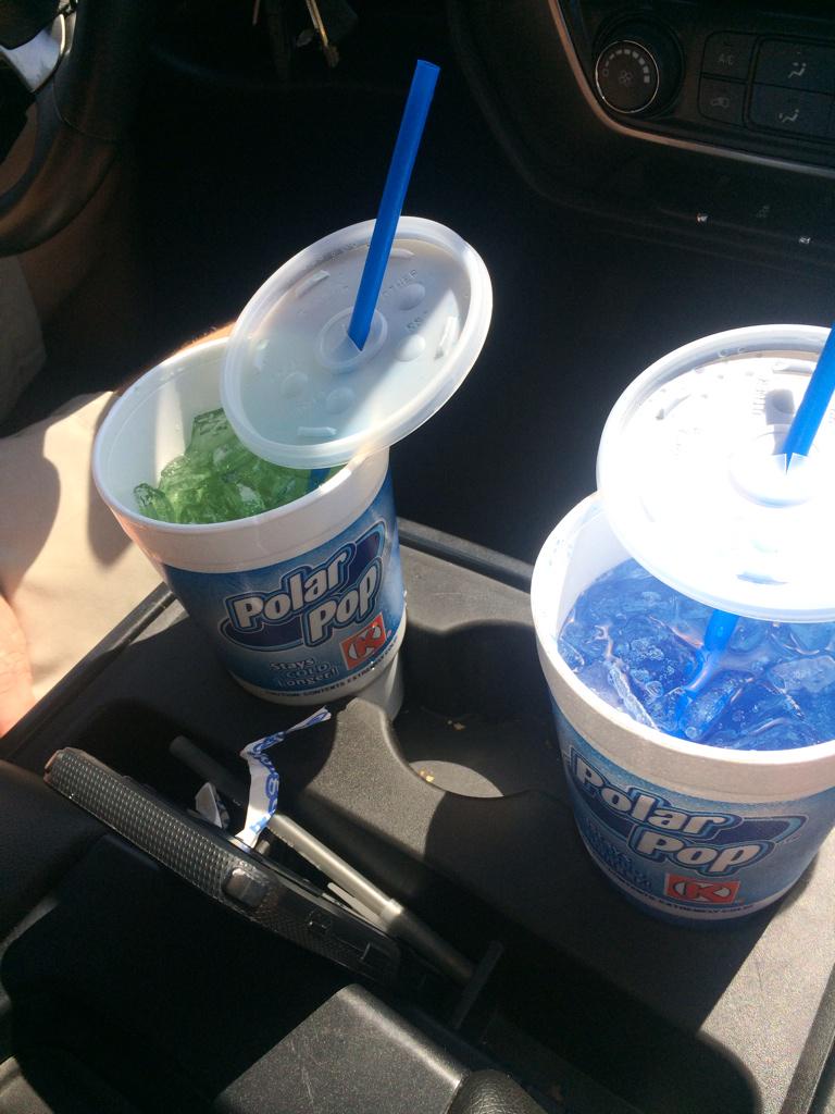 MackenzieDraine's tweet photo. When we get the same fountain drink (Mountain Dew voltage), and then @_tmccall drink turns green 😂 http://t.co/Zfchx9dYRb