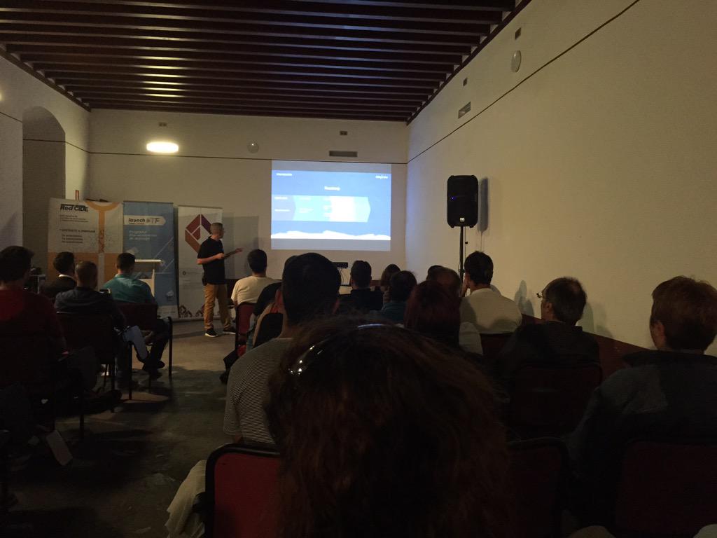 franciscomesa's tweet image. #dataknow ya tiene MVP  mvp.data-k-now.com y analizan sentimientos en el mensaje. 7 meses para la beta #launchTF