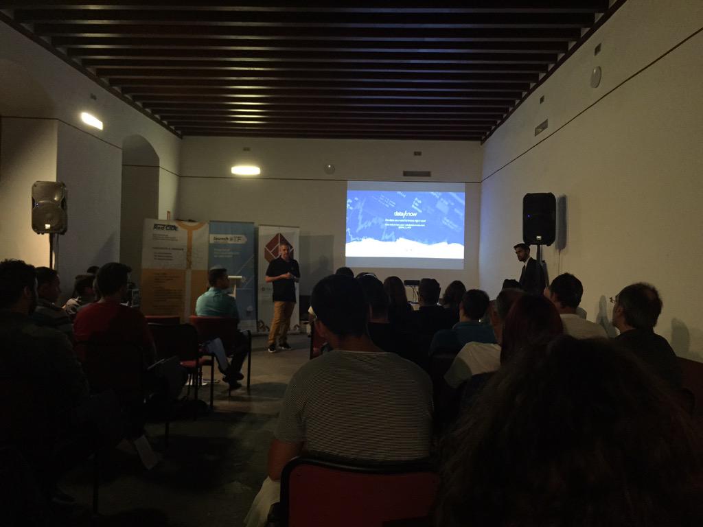 franciscomesa's tweet image. Qué aporta? La información tiene valor? Medir sentimientos? Qué valor agregado da? preguntas a #dataknow #launchTF