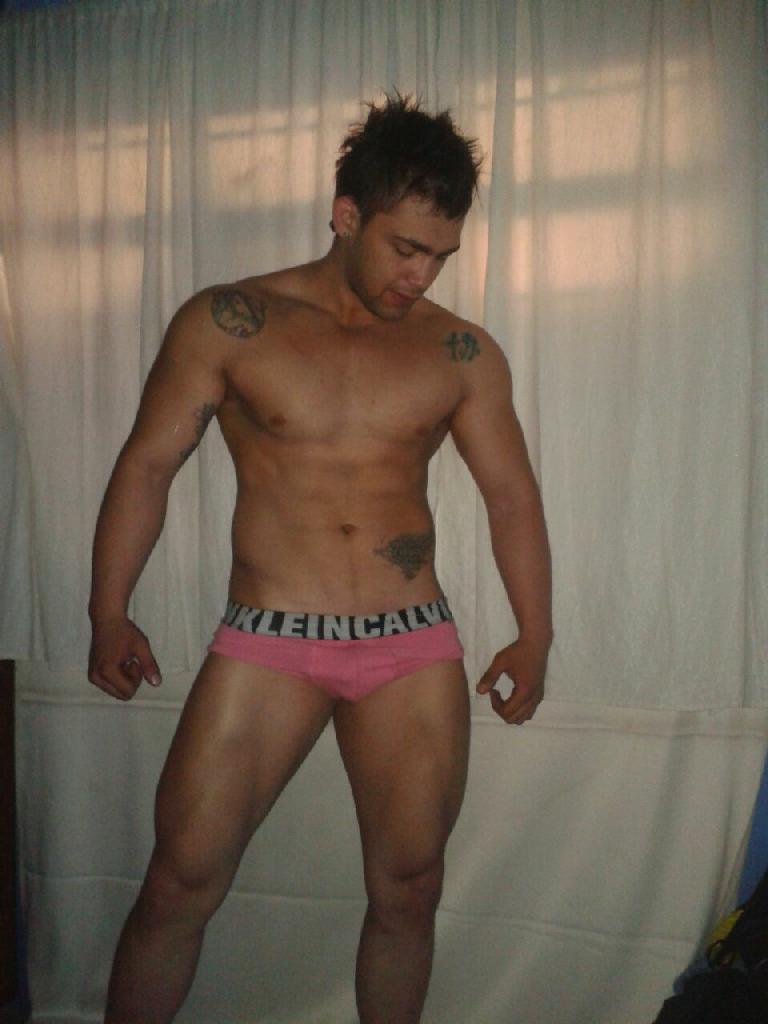ariel_boyhot's tweet photo. SCORT SEXY http://t.co/IBd35kui9z