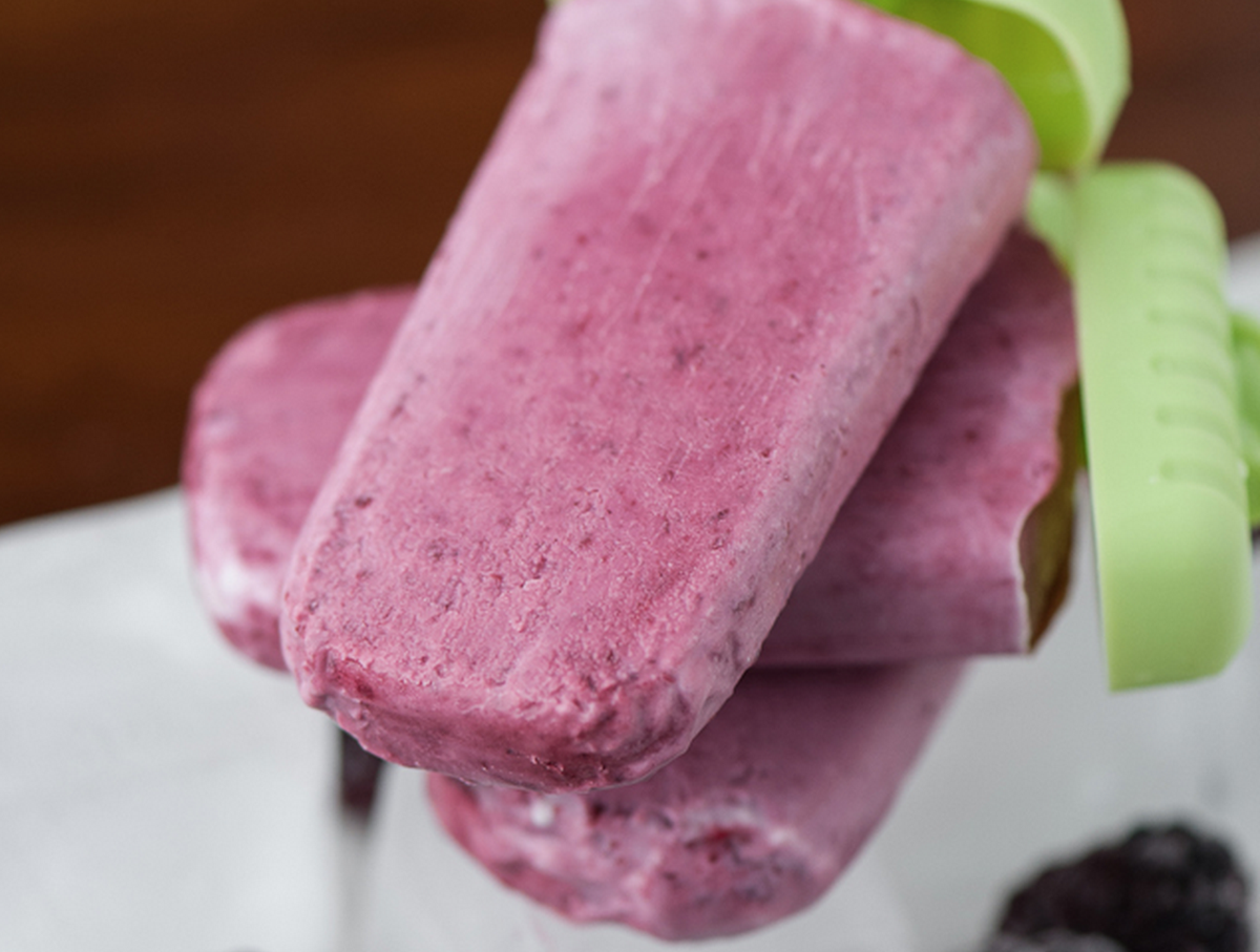 dan330msp's tweet photo. Blackberry Cream Popcycles #foodie #foodporn #dan330 #foodista #dessert #blackberry #popcycles http://t.co/qOLy9NAVlj http://t.co/eF1XllrYLA