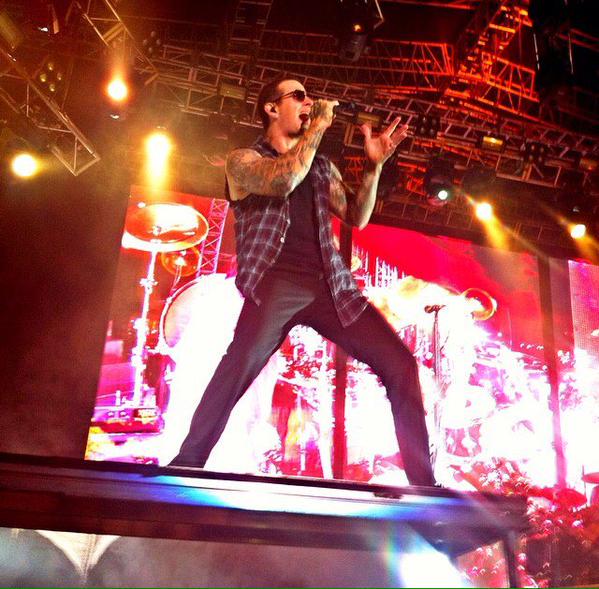 Happy 34th Birthday M. Shadows!.
Selamat ulang tahun yang ke-34 M. Shadows!. 