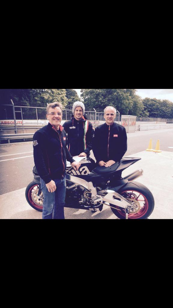 eharacing's tweet photo. Very pleased @BurnsFiftyThree will be our rider onboard our Aprilia RSV4 for this new venture#Aprilia#RSV4 #bearacer http://t.co/RTemrEoRVB