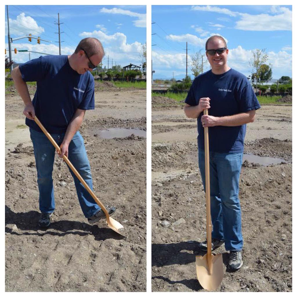 DrGordonDMD's tweet photo. #gordonfamilydental #StateOfTheArt #newoffice #coming2016 #newconstruction #hooray #morespaceformorepatients #lehi http://t.co/Q82sXzGOiL