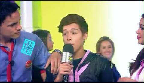 michellesaave16's tweet photo. #Destardes @GilGarza11 el quiero que se el 5to D-Boy @BrayanRostroo #RojoAdentro http://t.co/OIDKVtnHhM
