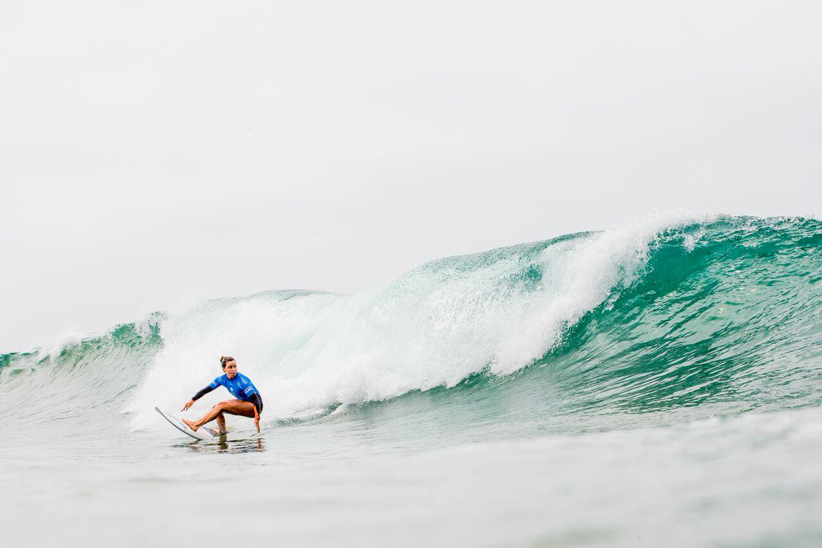 usopenofsurf's tweet photo. Women's Quarters Update: @johannedefay and @biancabuitendag have both earned spots in the Semis! #VansUSOpen http://t.co/2ByB8cwPqY