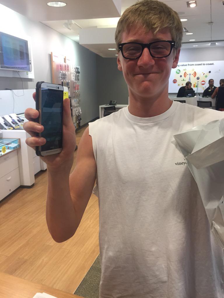 TSanzano's tweet photo. Happy HTC Customer with his new HTC with Uh Oh Protection &amp; TEP Plus @ShenHTC @MarcoConde212 #TEAMPGA http://t.co/nghfgmDqY9