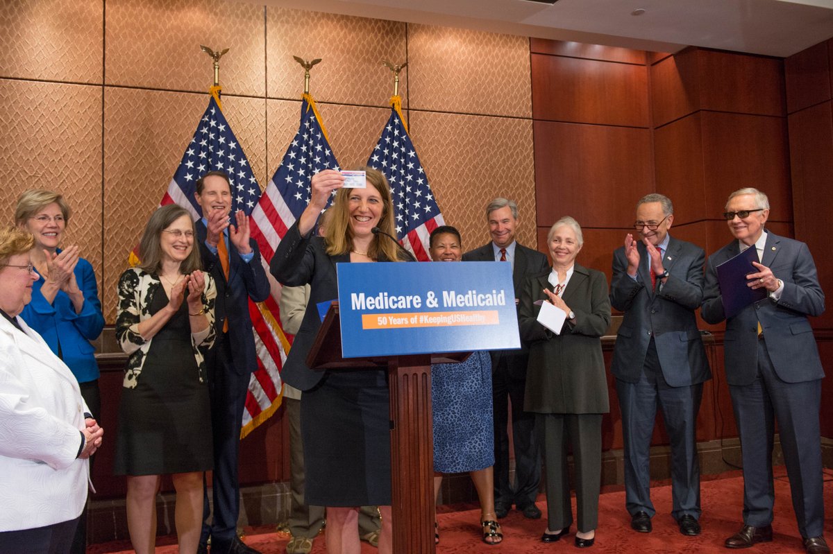 Elizabeth Warren tweet media
