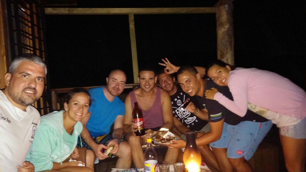 mrblackdvd's tweet photo. Buena despedida @FranRoman84 Ahora ánimo y al lío pichita!! ;) #PaelleroOficial #Leeds @higadito5 @CgBerta http://t.co/VHDxSqbPt8