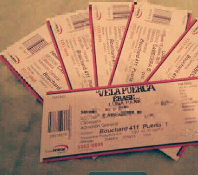 LaVelaLVP's tweet photo. Tres pares de entradas para el 6 de agosto. RT y seguinos que si llegamos a los 80.000 seguidores se van! http://t.co/blK7QreBL3