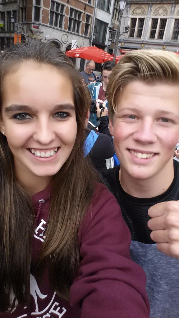 Secret_Britt's tweet photo. @HarmHGS fixt ff mijn zus hoor XD #fixfix http://t.co/TSxZI3K454