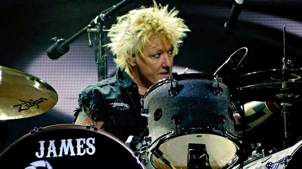 KerryT69's tweet photo. @JKottak ☆☆Pics we took of you @RamblinManFair You are an awesome showman and mesmerised everytime we see you play♡☆☆ http://t.co/nW7jnf8uR2