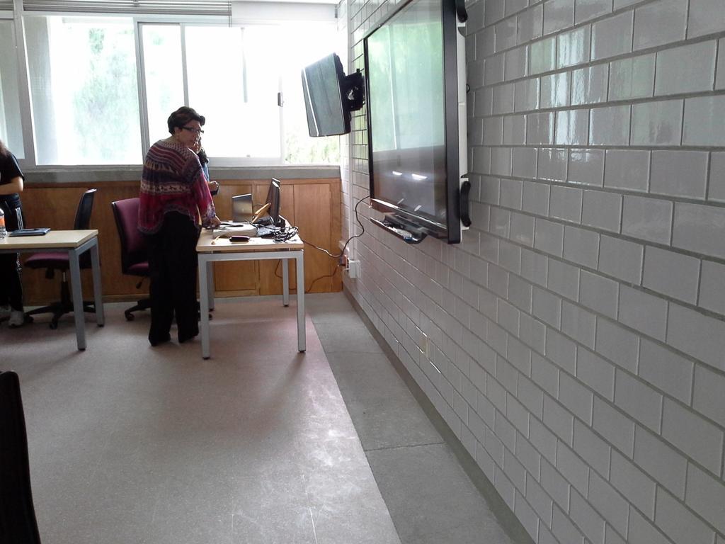 diteunam's tweet photo. Nos llevamos gratas experiencias con los profesores.
Todos aprendemos de todos.
#educatic2015 http://t.co/0ck5SNRPhO