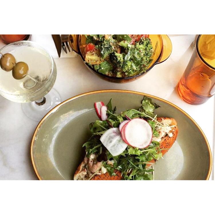 Le 5 à 7 ensoleillé.