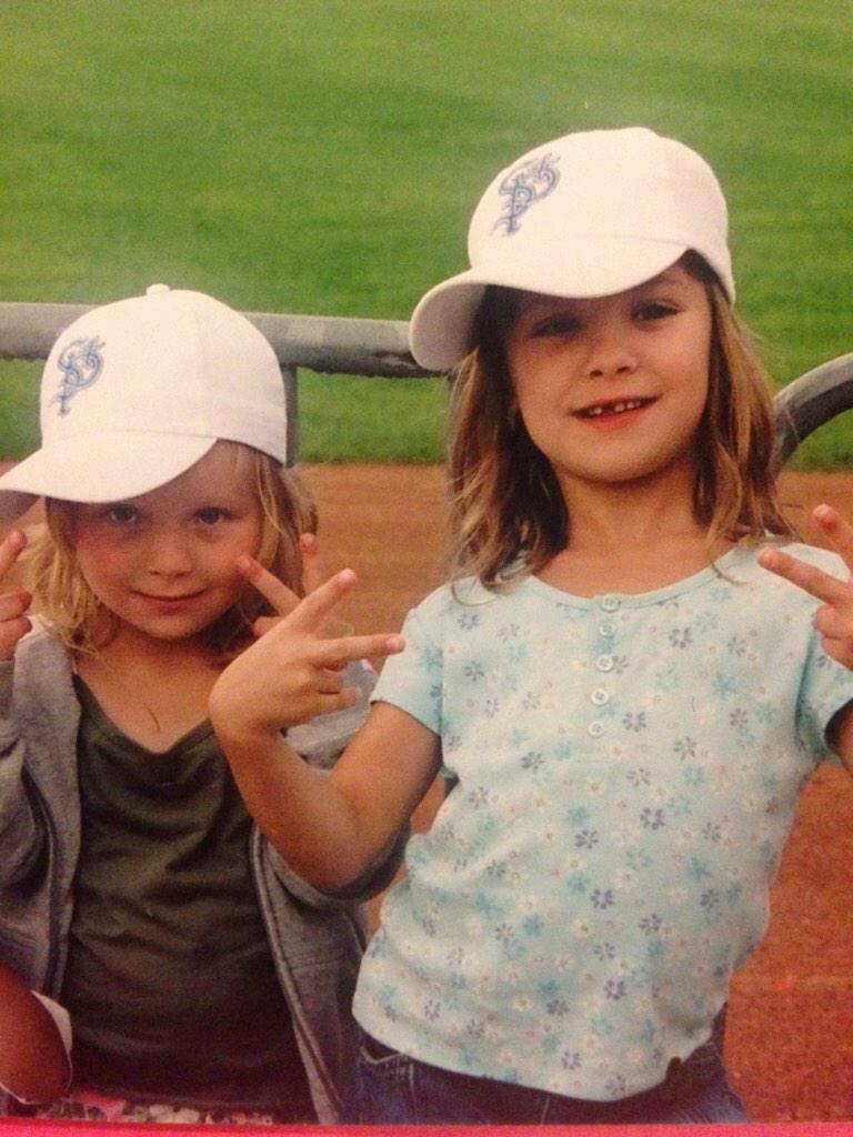 davina_maries's tweet photo. Decided to dedicate this Thursday to my day1. @Mi_eala 💓💓 http://t.co/Y1iE6o5Hqn