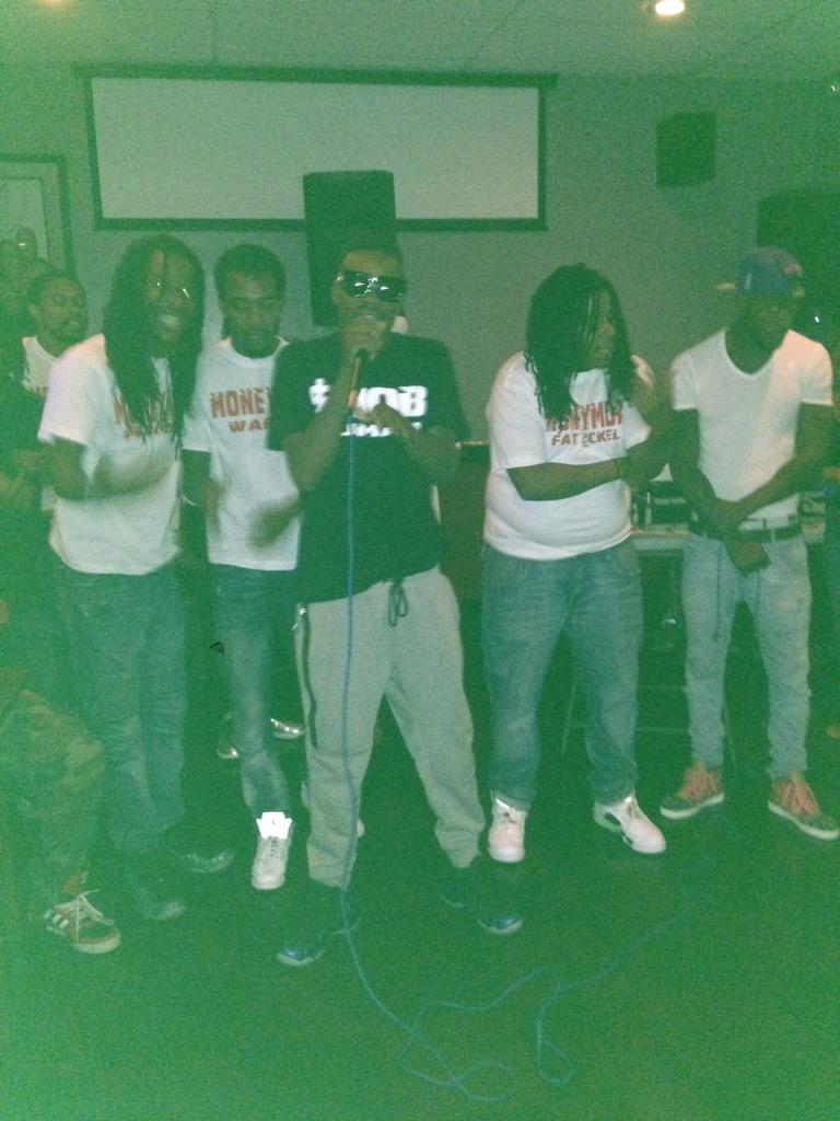 Dat1_DatOnly's tweet photo. Them γ½οΈπ
Ύπ
±π
± niggasπ―π° @KngFlatch #SirFlatch2 #Spinrilla Go check out -Think Ima Bubble- on YouTube now #JumanJorgiano http://t.co/nDaqn9JQB0