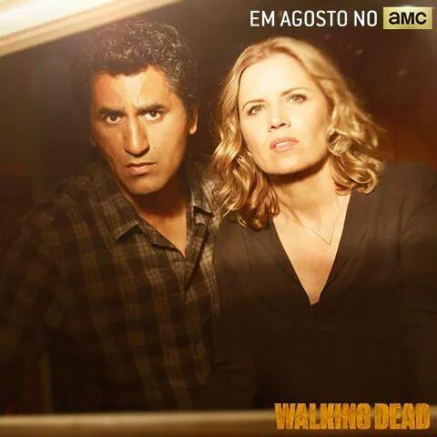 Twiiteees's tweet photo. FEAR THE WALKING DEAD 👊 http://t.co/h0wvXt2mzB
