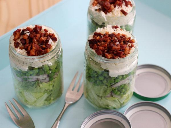 HuffPostLife's tweet photo. Mason jar hacks you absolutely need to know http://t.co/XHrFiTmv3B http://t.co/WFe9C9SkZH
