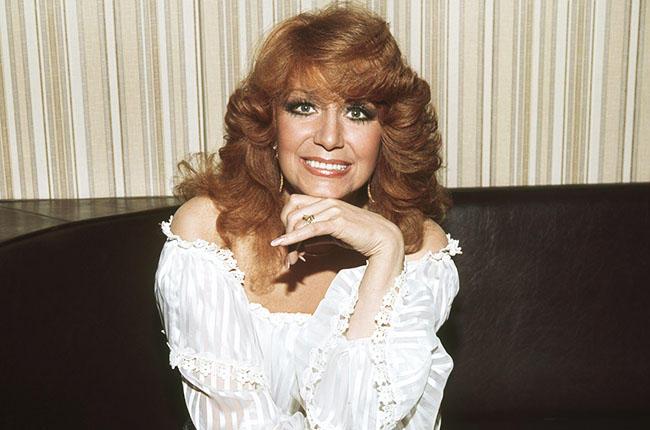Feliz cumpleaños a Dottie West // Happy birthday to Dottie West 