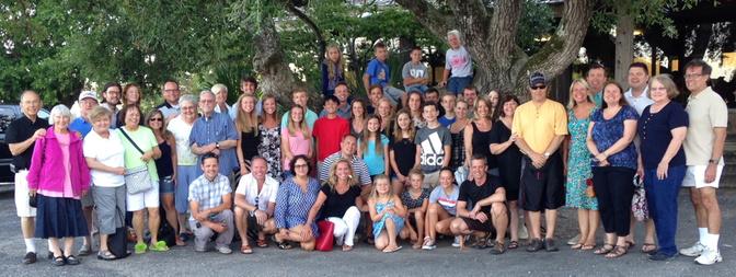 Tesla2Mars2's tweet photo. Big families are awesome! #patrickclan http://t.co/zezZfvrnb7