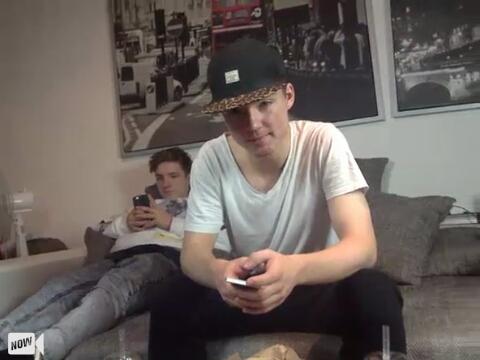 kimijohn1708web's tweet photo. 🔴 LIVE @dielochis sendet auf #YouNow - http://t.co/auUFAKh6hJ http://t.co/N4hl7iC1S6